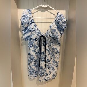 Brand New!! floral dress can also be worn off shoulder. SzM